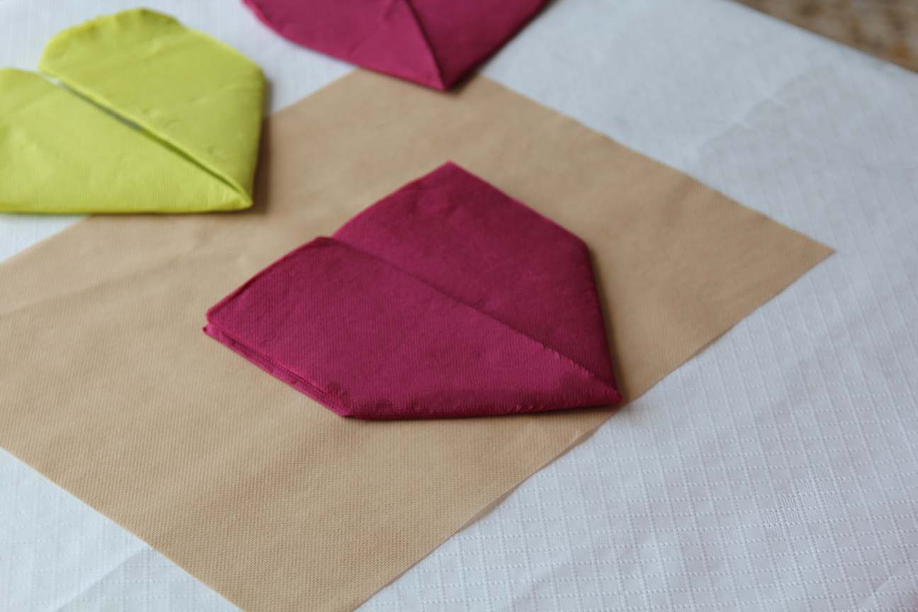 corazones con servilletas de papel paso 4 corazones con servilletas de papel paso 4