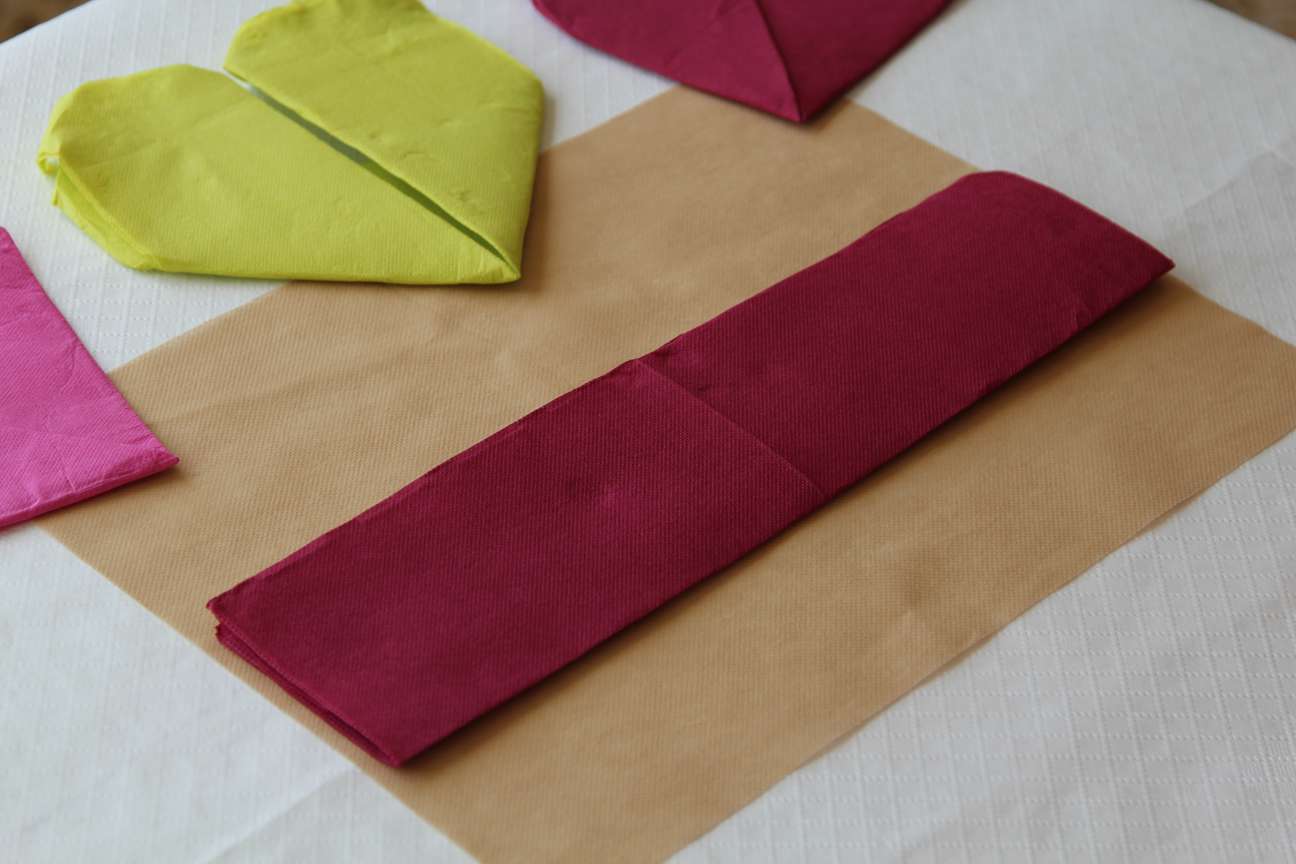 corazones con servilletas de papel paso 4 corazones con servilletas de papel paso 4